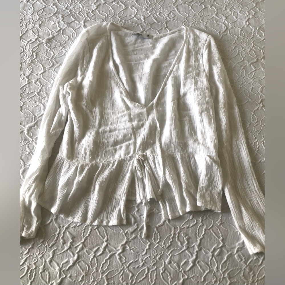 Hollister Cream V-Neck Tie-Front Peplum Blouse
